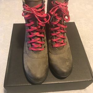 Sorel Lexi boots woman’s size 10